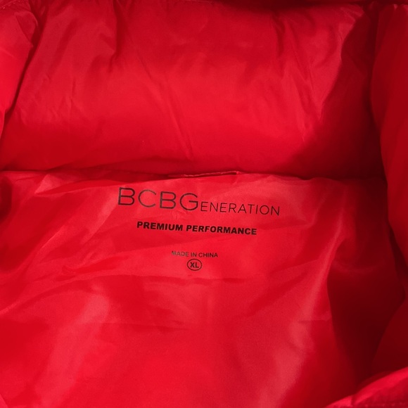 BCBGeneration NWT red puffer jacket - Picture 3 of 4